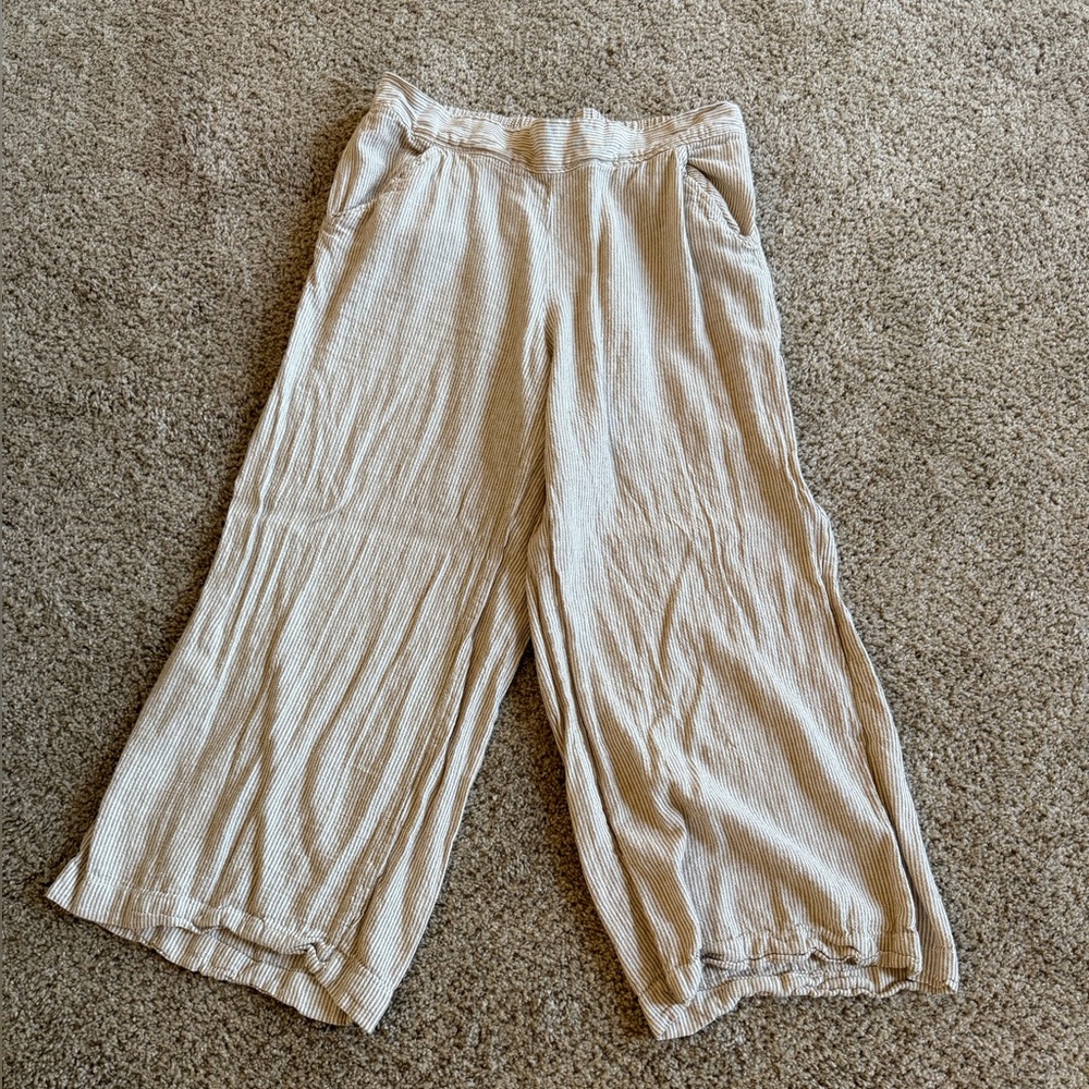 Max Studio Size XL ran and white strip pants